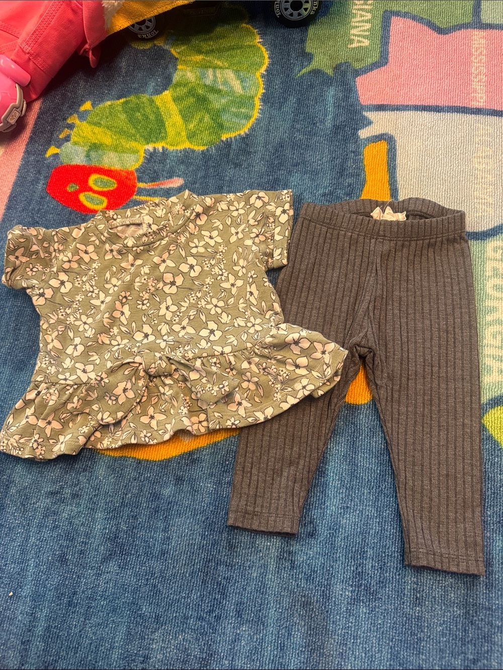 Jessica Simpson Girls Floral Peplum Top and Gray Ribbed Leggings Set